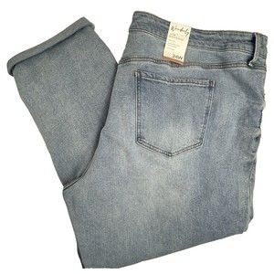 Wonderly Light Wash Slim Boyfriend 5 Pocket Jeans Size 24W NWT